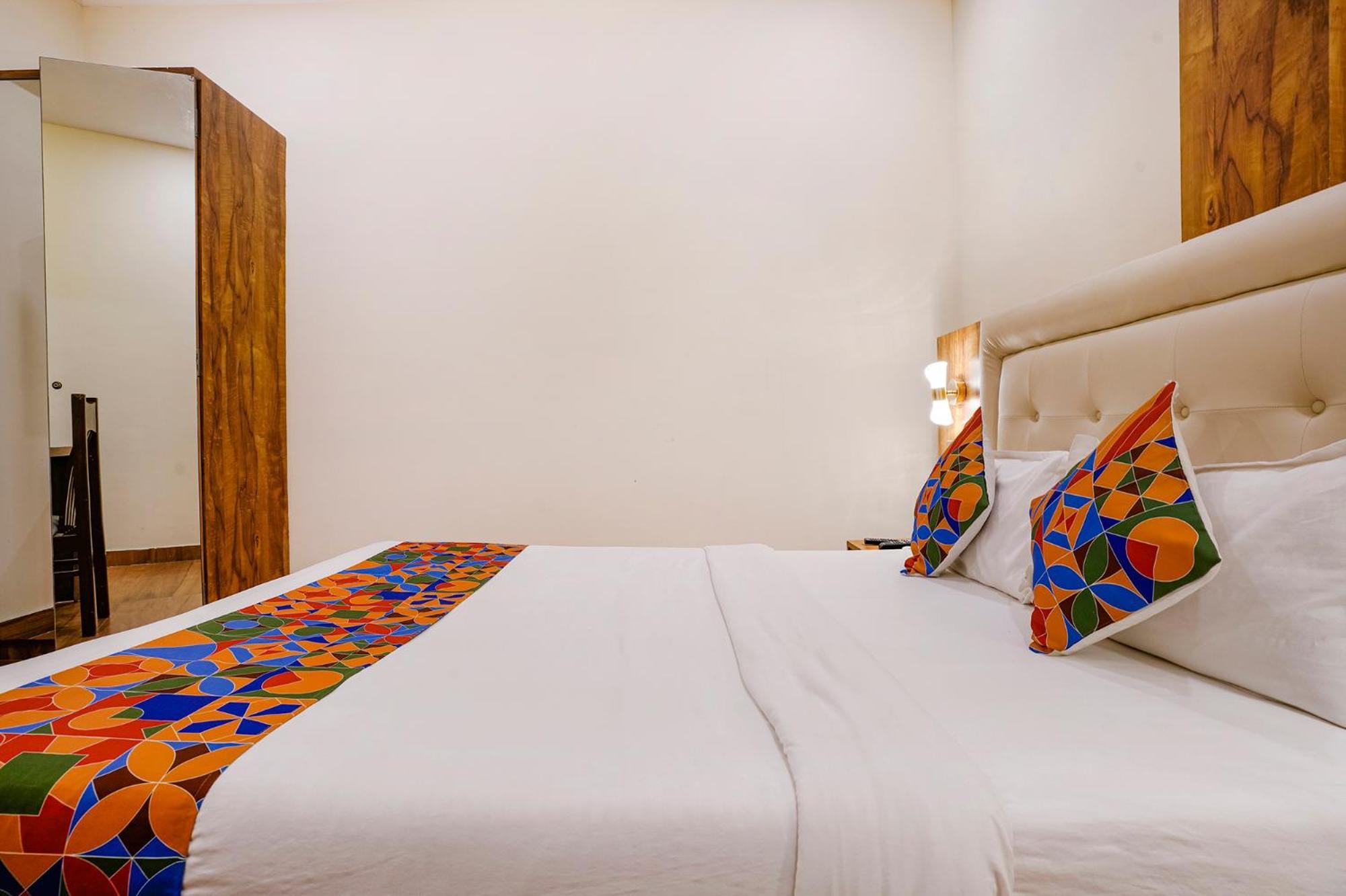 Fabhotel Grand Prime Nr Nesco Hotel Мумбаи Экстерьер фото