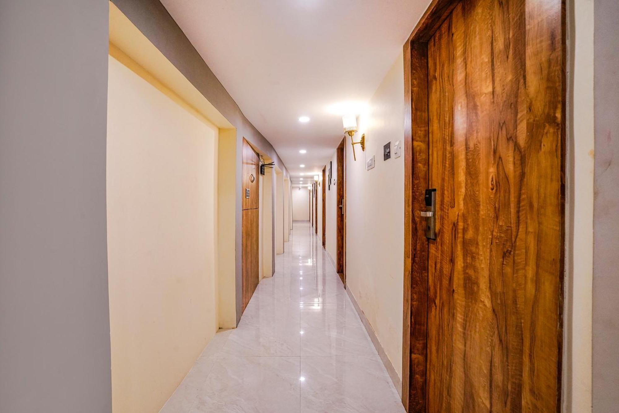Fabhotel Grand Prime Nr Nesco Hotel Мумбаи Экстерьер фото